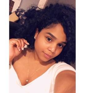 Meet your Posher, Monique